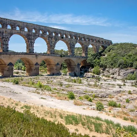 Soko Hotels-pont Du Gard 4* Ремулен