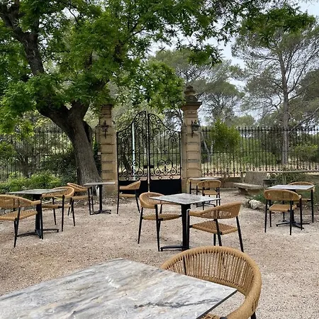 Soko Hotels-pont Du Gard 4* Ремулен