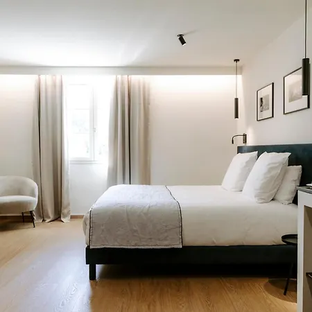 Soko Hotels-pont Du Gard Отель Ремулен