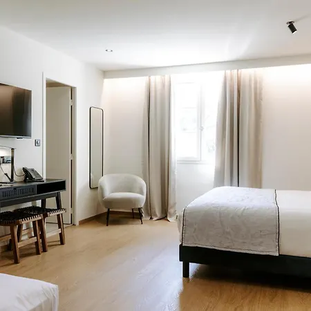 Отель Soko Hotels-pont Du Gard