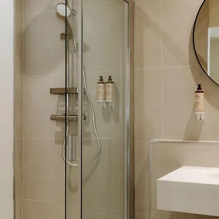 Отель Soko Hotels-pont Du Gard