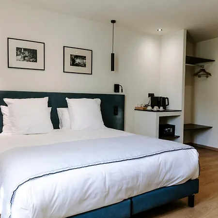 Отель Soko Hotels-pont Du Gard