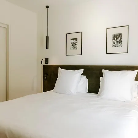 Отель Soko Hotels-pont Du Gard