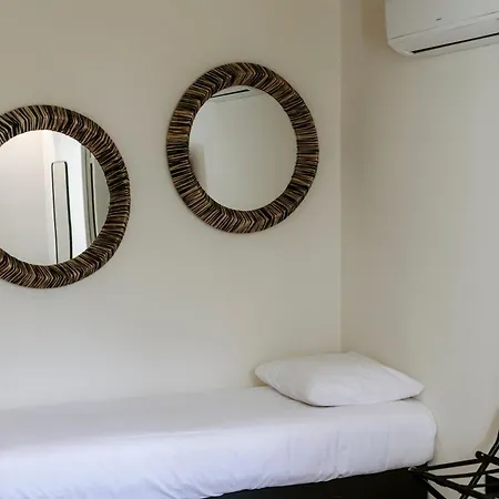 Soko Hotels-pont Du Gard Отель Ремулен